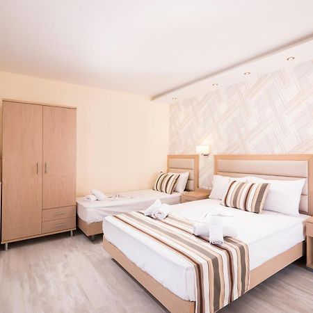 Star Bay Luxury Aparthotel Лименария Стая снимка