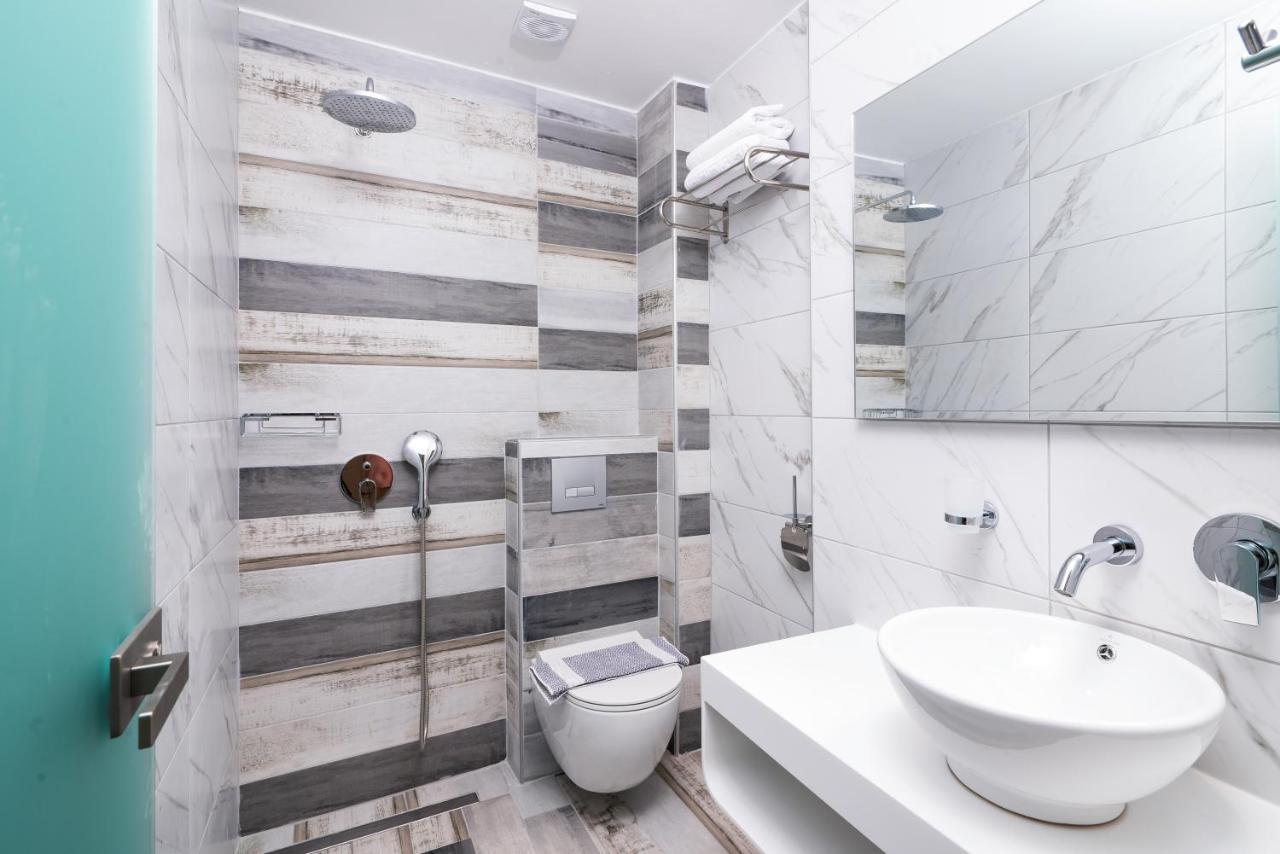 Star Bay Luxury Aparthotel Лименария Екстериор снимка