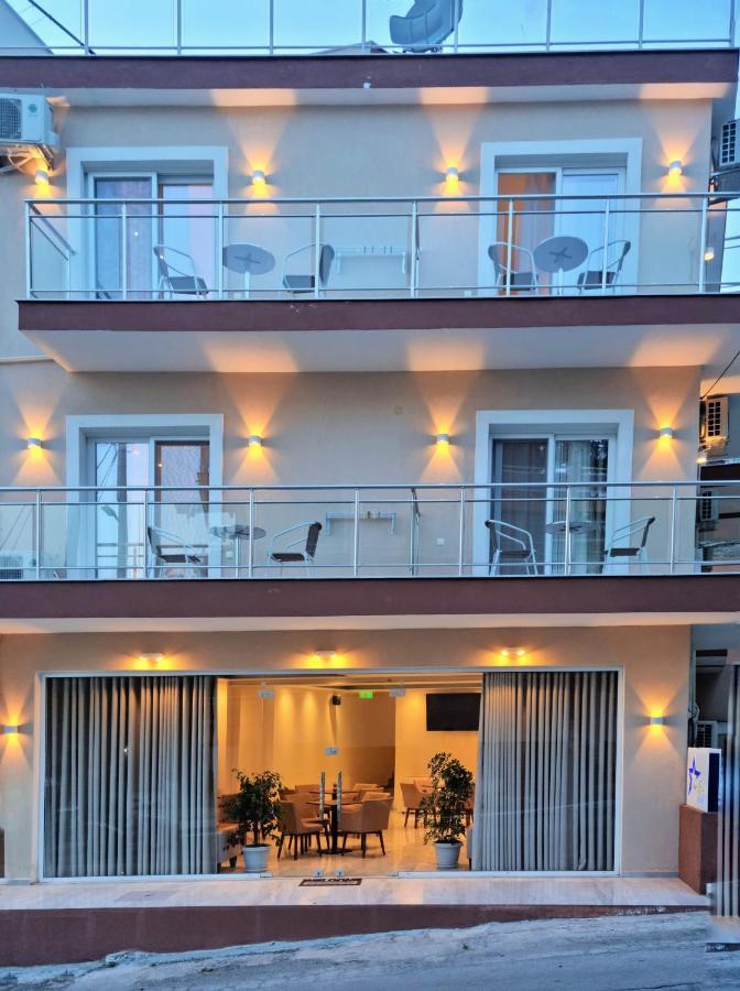 Star Bay Luxury Aparthotel Лименария Екстериор снимка